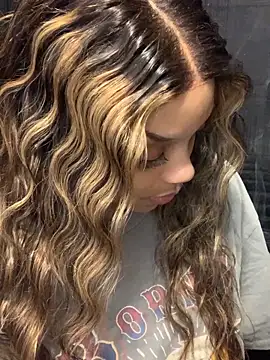 Rakiyahcharms online show from February 1, 4:00 am