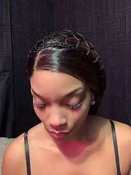 Rakiyahcharms online show from December 21, 8:20 pm