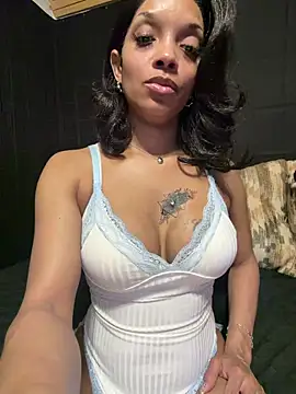 Rakiyahcharms online show from May 30, 9:48 am