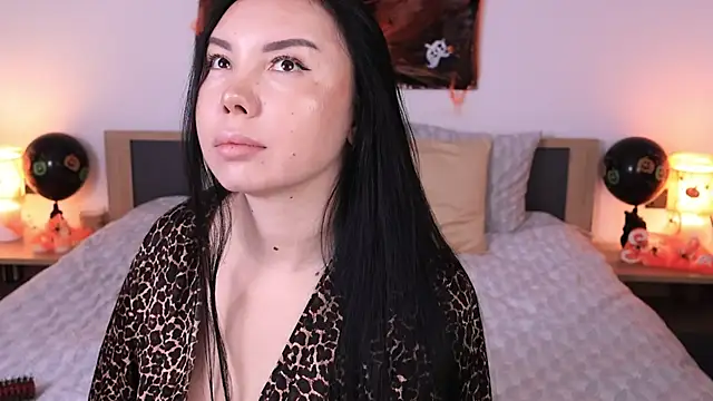 Leila  Sweet online show from October 19, 7:00 am