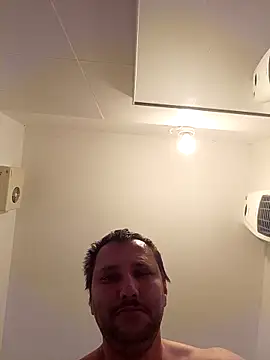 Snapshot of Miki20677 chatting on March 3, 6:48 pm Miki20677 online show from March 3, 6:48 pm