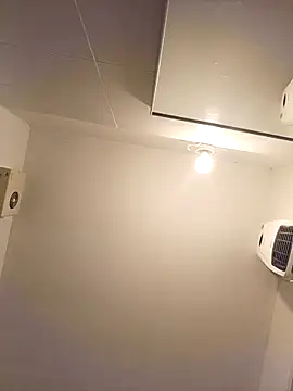 Snapshot of Miki20677 chatting on March 18, 5:03 pm Miki20677 online show from March 18, 5:03 pm