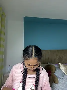naya86 online show from June 10, 2:40 pm