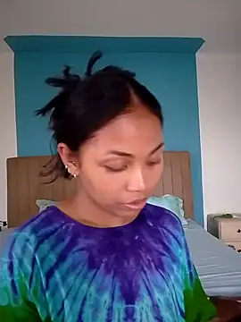 naya86 online show from November 6, 1:37 pm