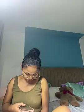 naya86 online show from May 28, 2:45 pm