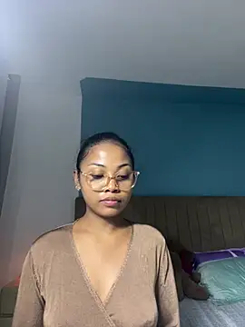 naya86 online show from May 23, 3:00 pm