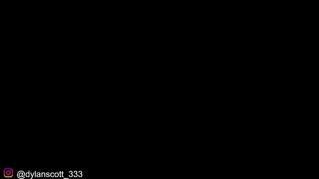 Snapshot of dylanscott_ chatting on October 3, 5:36 pm dylanscott online show from October 3, 5:36 pm