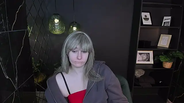 AlanaDreamy online show from February 6, 6:42 am