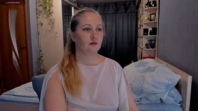 SweetLanna online show from April 1, 8:39 pm