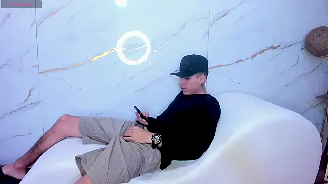 AmazingPartys online show from April 11, 2:30 am