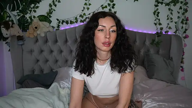 Snapshot of Estherjizz chatting on January 27, 2:24 pm Estherjizz online show from January 27, 2:24 pm