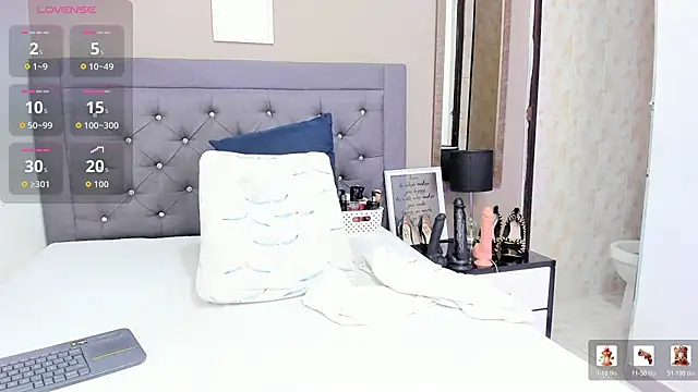 MilfVictoria online show from July 8, 8:20 pm