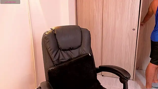 CRAZYBOYLOVE online show from February 15, 2:05 pm