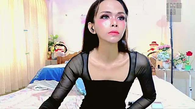 Snapshot of ribbinpink chatting on June 25, 6:07 am ribbinpink online show from June 25, 6:07 am
