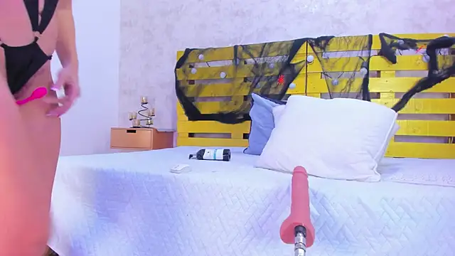 cristinapuerta  online show from October 31, 2:52 am