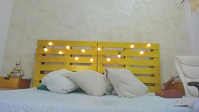 cristinapuerta  online show from November 14, 11:36 am