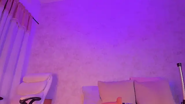 cristinapuerta  online show from February 28, 11:43 am