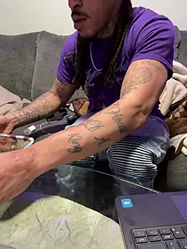 BigWayneBabyXXX online show from March 4, 8:00 am
