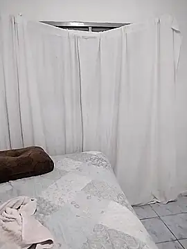 Snapshot of Ellenurach chatting on December 16, 5:44 am Ellenurach online show from December 16, 5:44 am