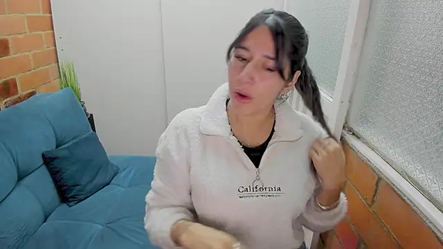 Snapshot of Penelope47 chatting on November 12, 7:07 pm Penelope47 online show from November 12, 7:07 pm