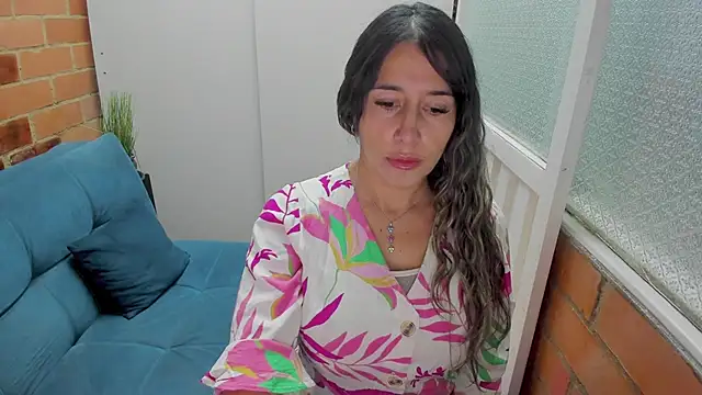 Snapshot of Penelope47 chatting on October 25, 7:14 pm Penelope47 online show from October 25, 7:14 pm