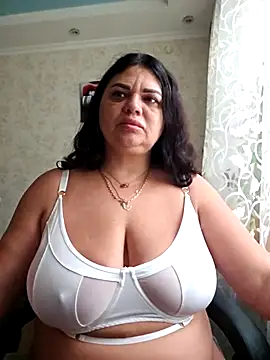 Snapshot of littleRikka chatting on November 3, 7:57 am littleRikka online show from November 3, 7:57 am