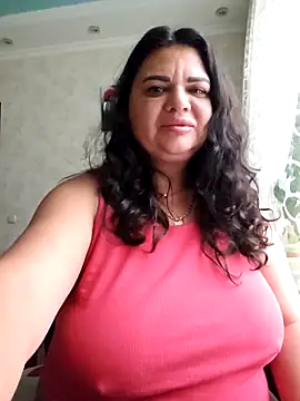 Snapshot of littleRikka chatting on November 8, 9:02 am littleRikka online show from November 8, 9:02 am