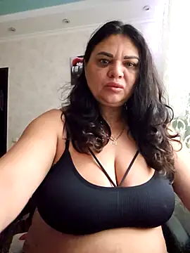 Snapshot of littleRikka chatting on November 7, 8:08 am littleRikka online show from November 7, 8:08 am