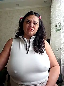 littleRikka online show from October 12, 7:32 am