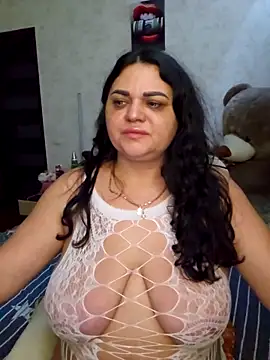 littleRikka online show from April 2, 7:31 pm