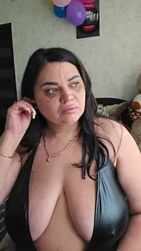 littleRikka online show from April 9, 6:15 am