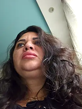 Snapshot of littleRikka chatting on November 19, 10:37 am littleRikka online show from November 19, 10:37 am