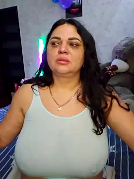 littleRikka online show from April 15, 6:12 pm