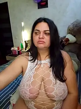 littleRikka online show from April 12, 8:01 pm