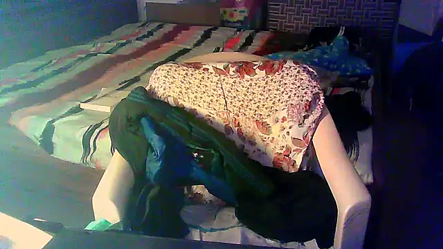 Snapshot of Vbestshow chatting on February 10, 12:04 pm Vbestshow online show from February 10, 12:04 pm