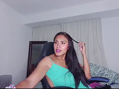 Snapshot of ms_freyax chatting on February 28, 4:21 am ms freyax online show from February 28, 4:21 am