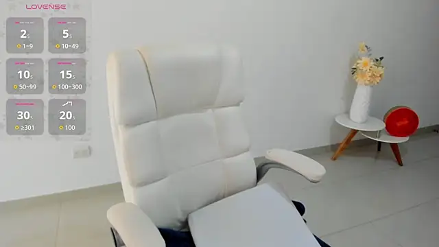 Snapshot of renata_t_ chatting on October 25, 11:09 am renata t online show from October 25, 11:09 am