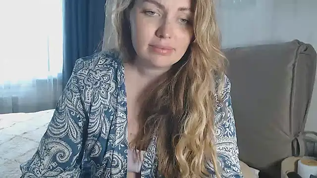 xxkristinaxx online show from May 15, 8:23 am