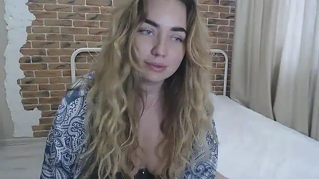 Snapshot of xxkristinaxx chatting on February 13, 11:17 am xxkristinaxx online show from February 13, 11:17 am