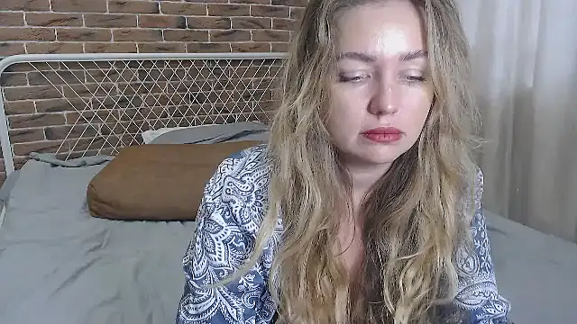 Snapshot of xxkristinaxx chatting on March 13, 9:10 am xxkristinaxx online show from March 13, 9:10 am