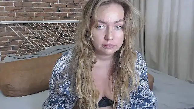 Snapshot of xxkristinaxx chatting on March 13, 6:05 am xxkristinaxx online show from March 13, 6:05 am