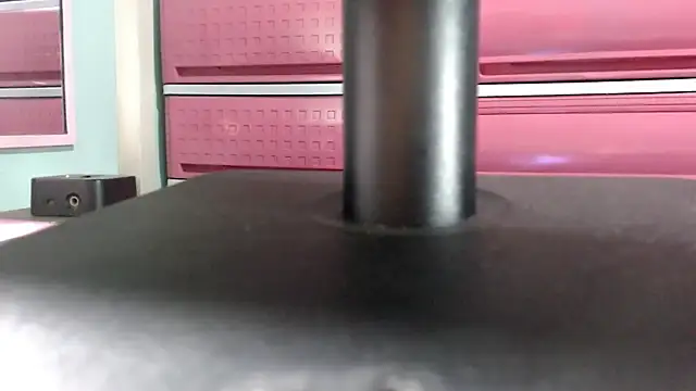 hersheykisses07 online show from February 28, 4:34 am