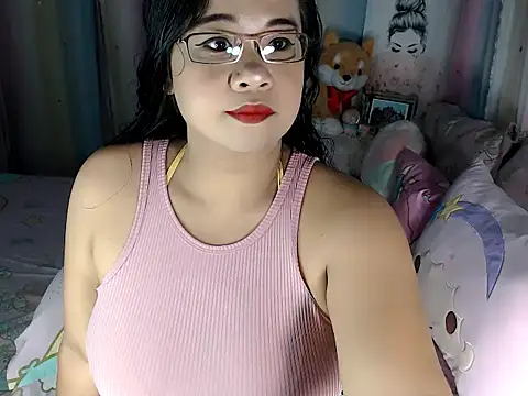 hersheykisses07 online show from January 12, 2:51 am