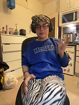 ladyturtle online show from March 25, 1:06 am