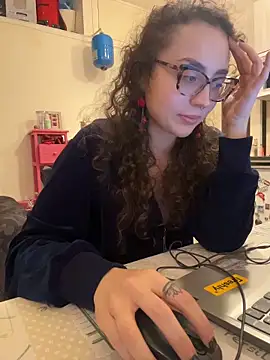 ladyturtle online show from April 25, 8:50 pm