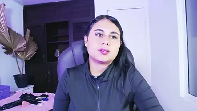 AbbyTaylorr online show from March 13, 12:37 am