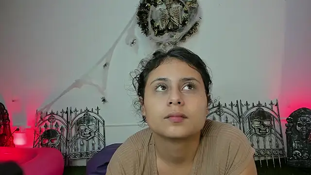 AbbyTaylorr online show from October 13, 2:13 am