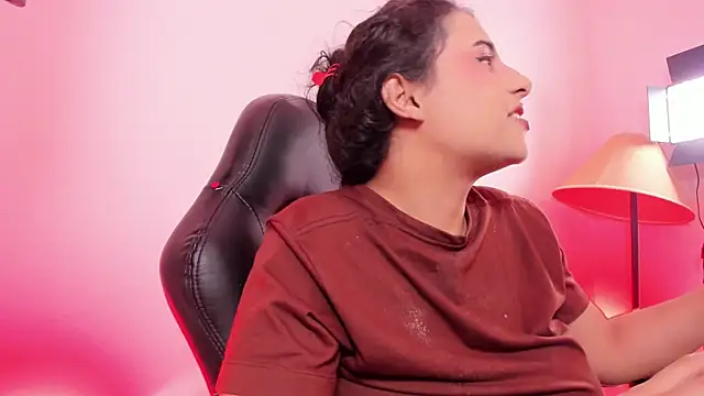 AbbyTaylorr online show from December 2, 10:00 pm