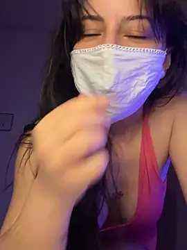 White-Petite online show from April 3, 8:04 pm