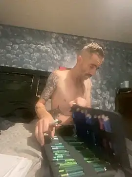 louevilboi online show from June 10, 11:44 am